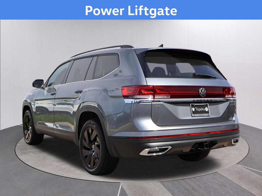 2025 Volkswagen Atlas SE Technology photo 2