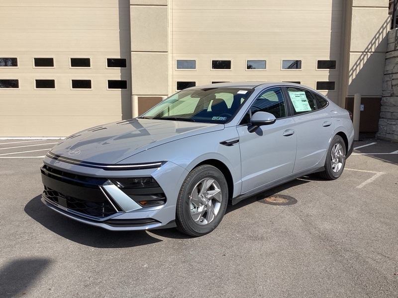 2026 Hyundai Sonata SE photo 3