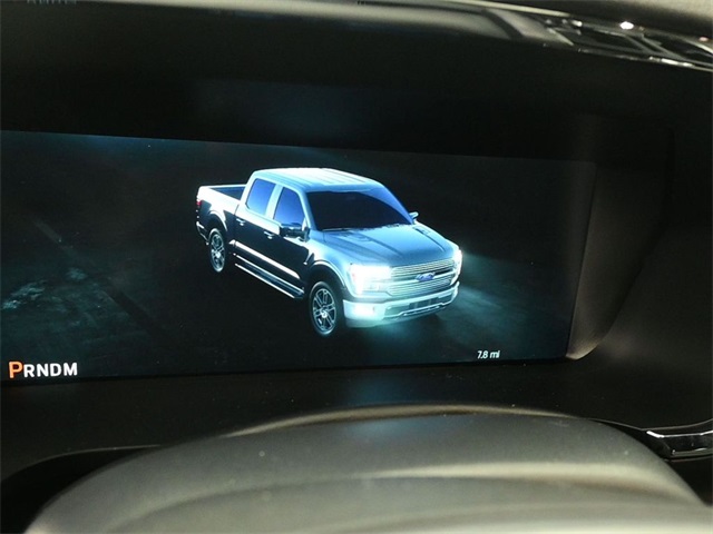 2025 Ford F-150 Lariat photo 16