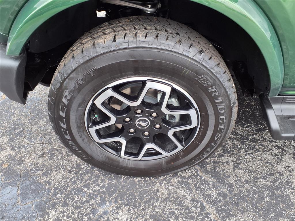 2025 Ford Bronco Outer Banks photo 3