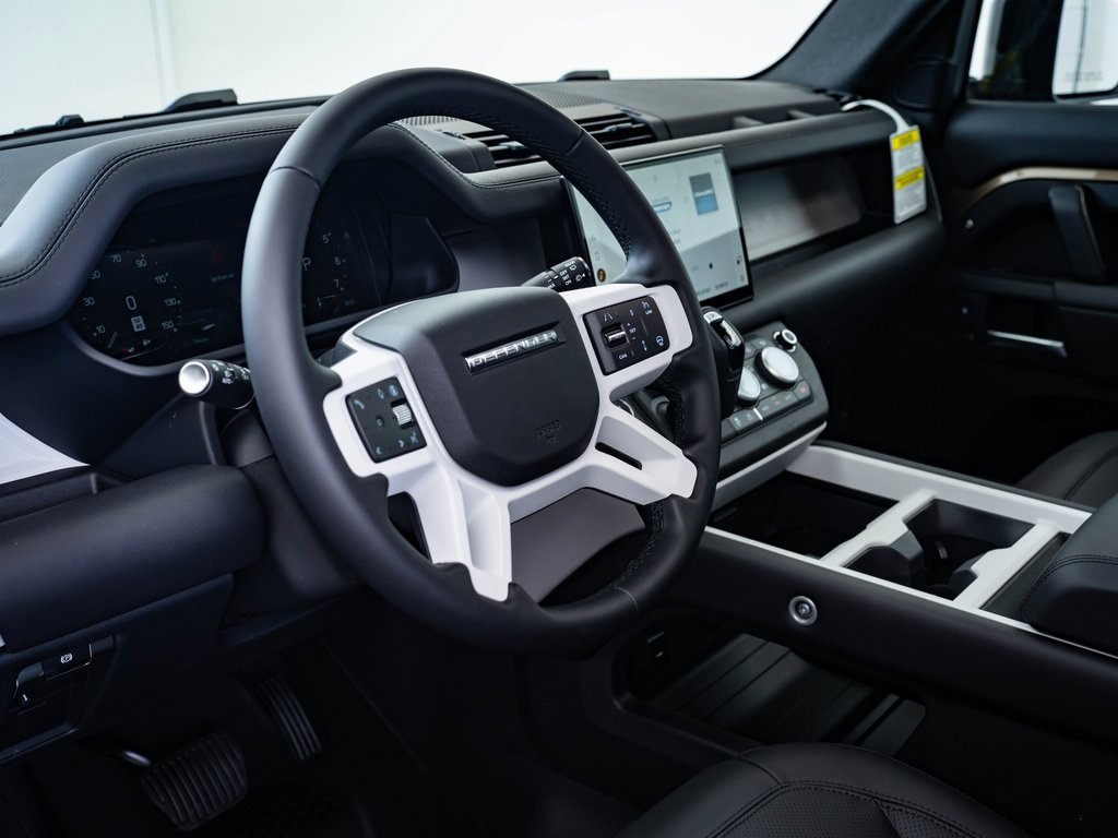 2025 Land Rover Defender 110 X-Dynamic SE photo 17