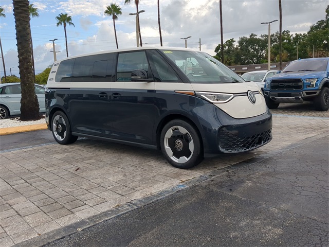 2025 Volkswagen ID. Buzz Pro Plus photo 2