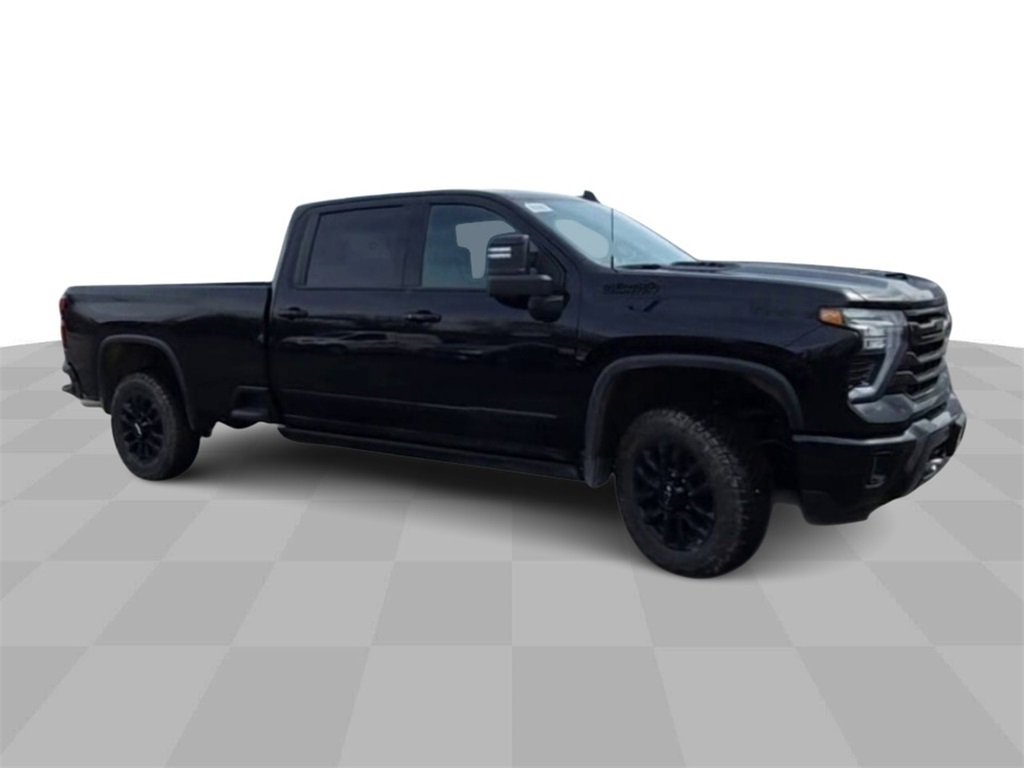 2025 Chevrolet Silverado 2500HD High Country photo 3