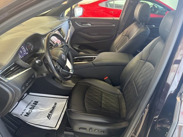 2022 Buick Enclave Avenir photo 2