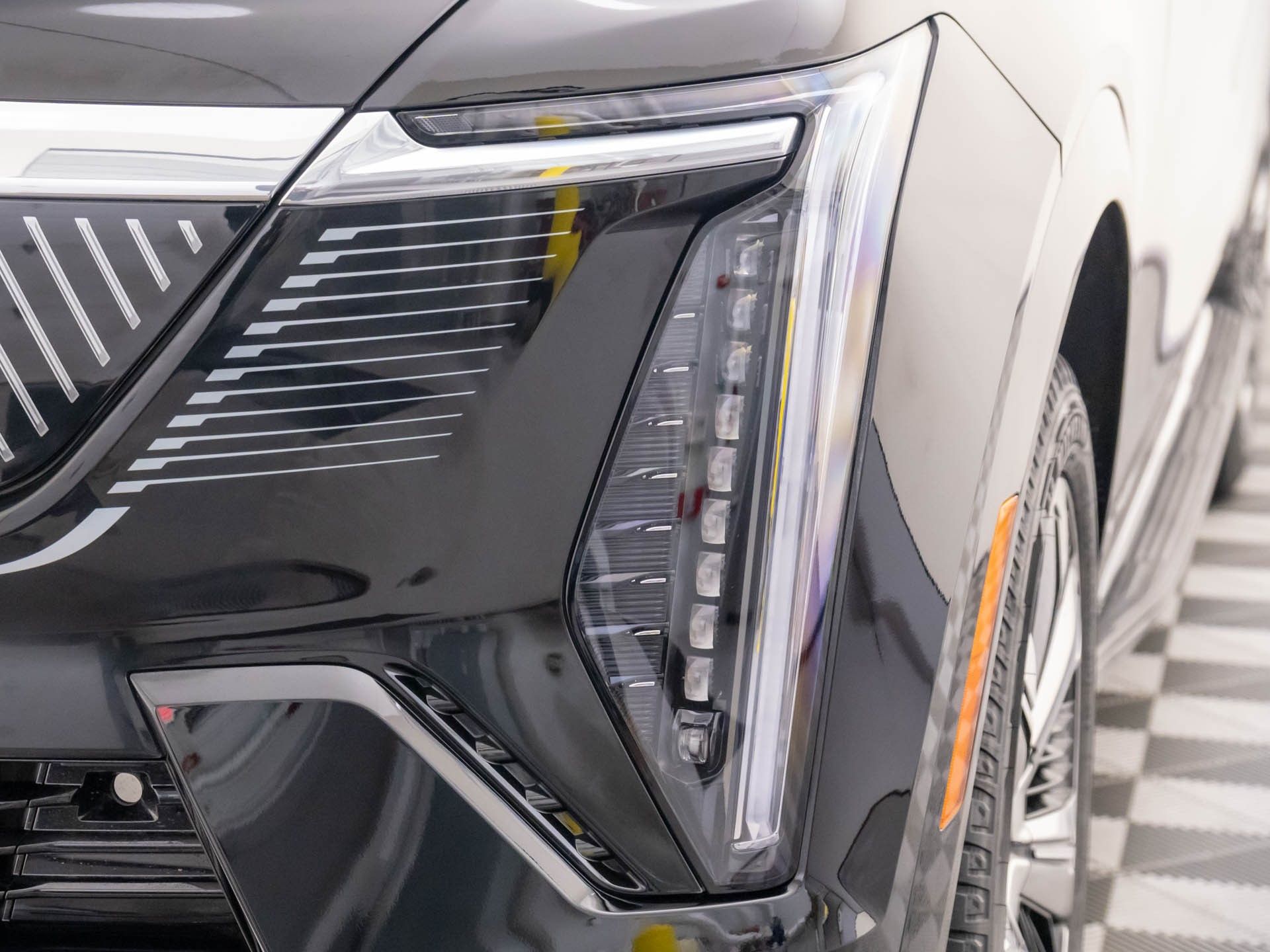 2025 Cadillac Escalade IQ Luxury photo 35