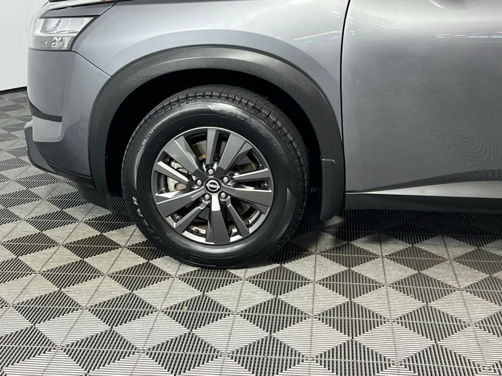 2022 Nissan Pathfinder SV photo 5