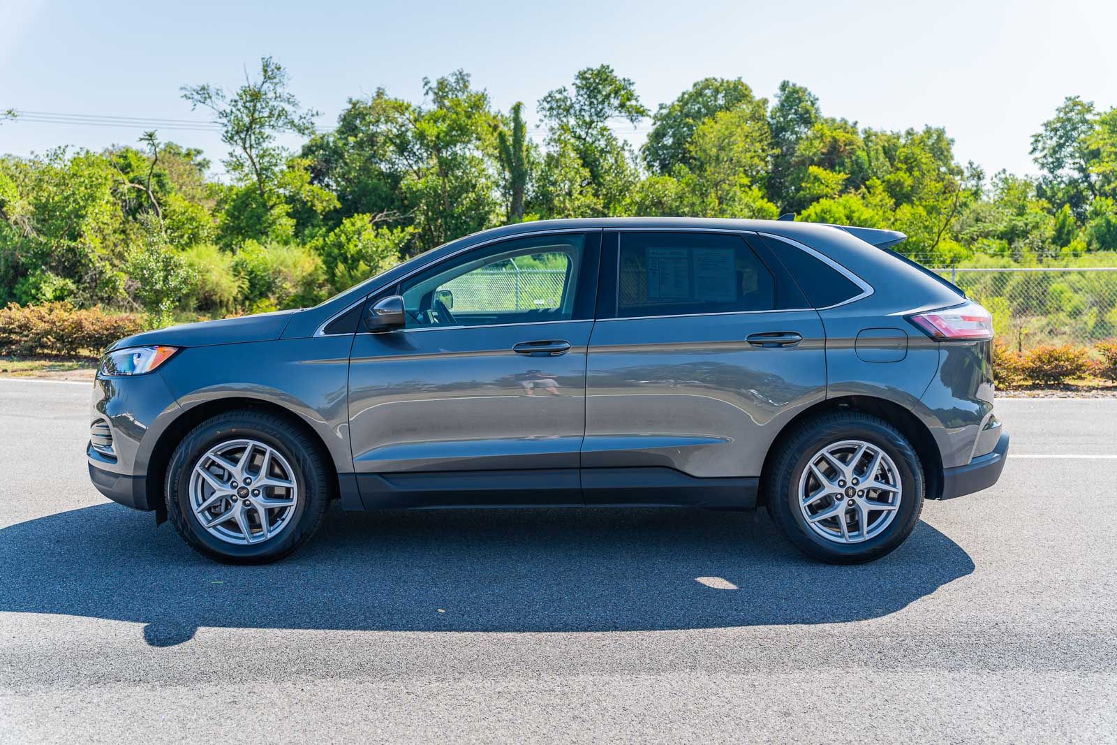 2024 Ford Edge SEL photo 4