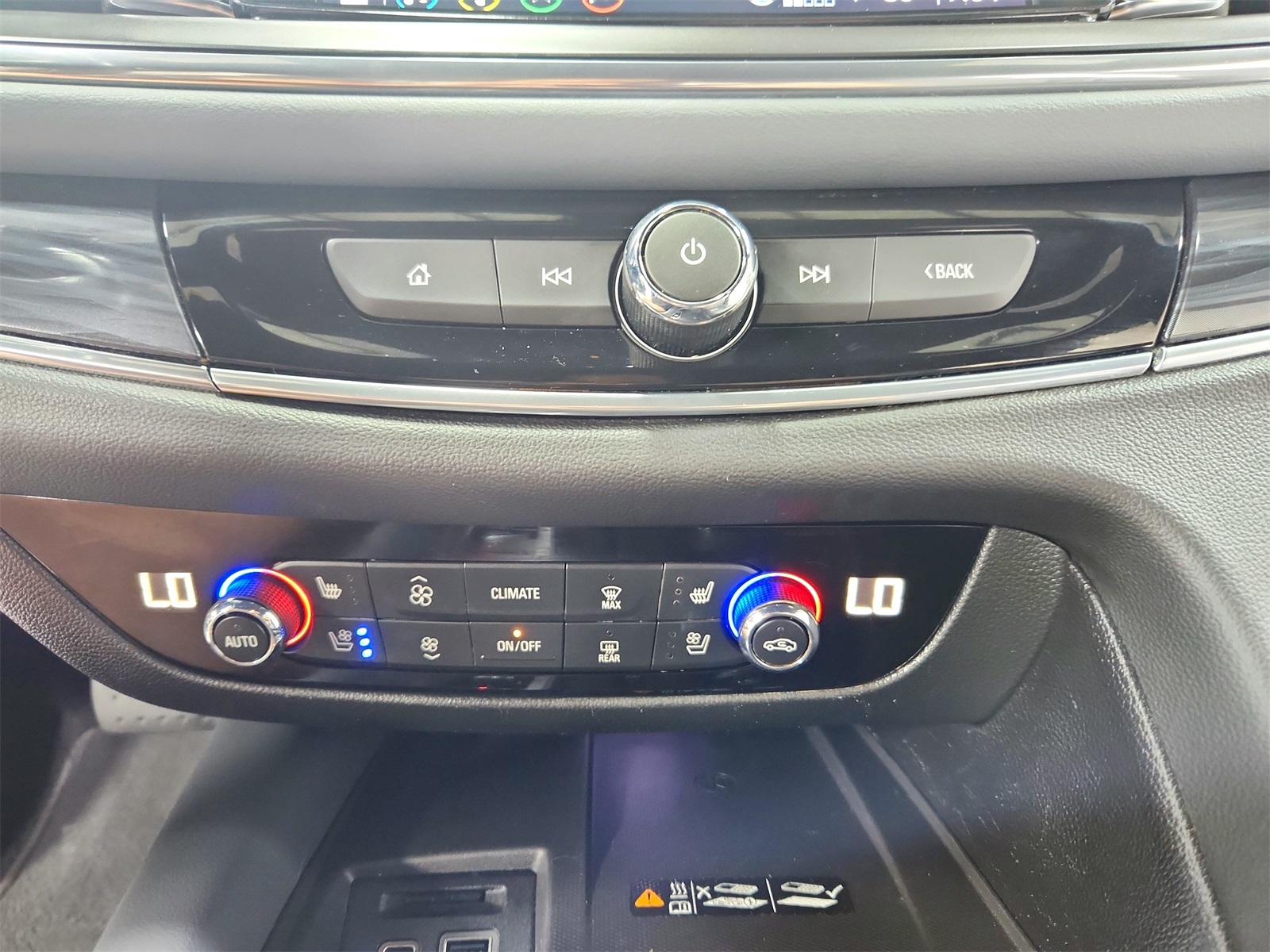 2024 Buick Enclave Premium photo 32