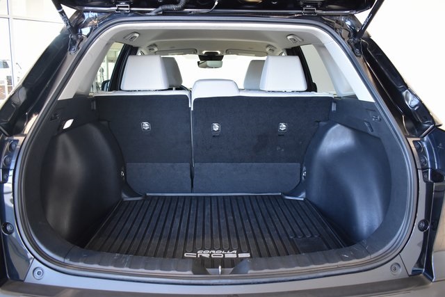2023 Toyota Corolla Cross LE photo 9