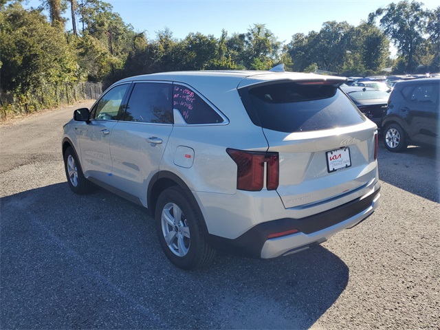 2026 Kia Sorento LX photo 3