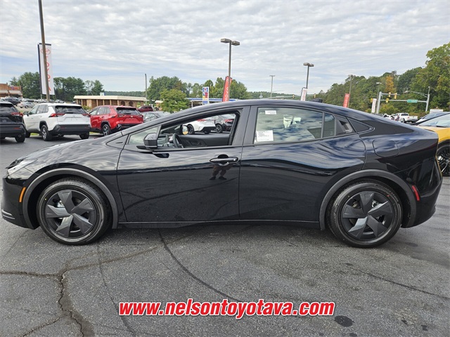 2026 Toyota Prius Plug-in Hybrid SE photo 4