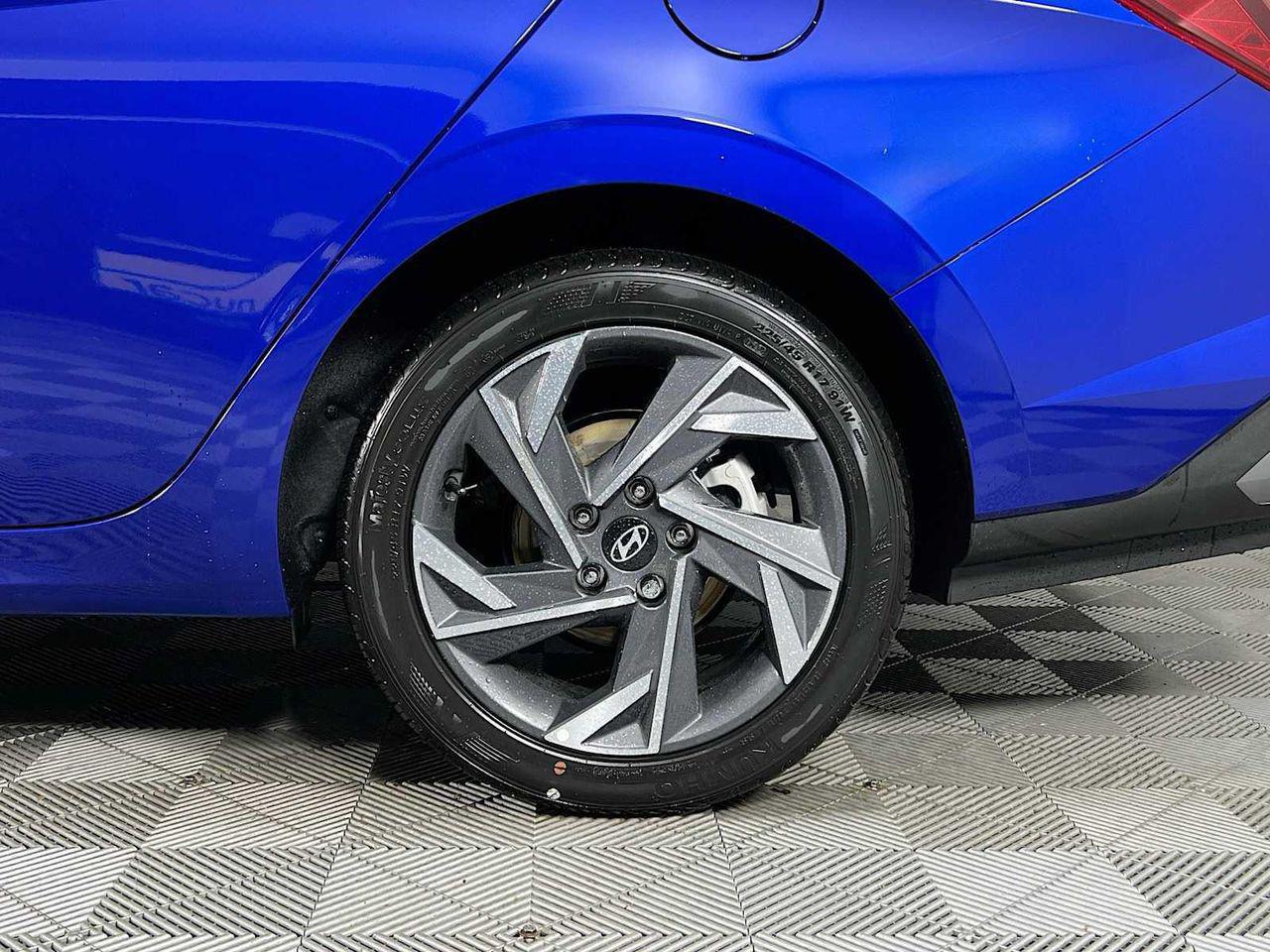 2025 Hyundai Elantra SEL Sport photo 17