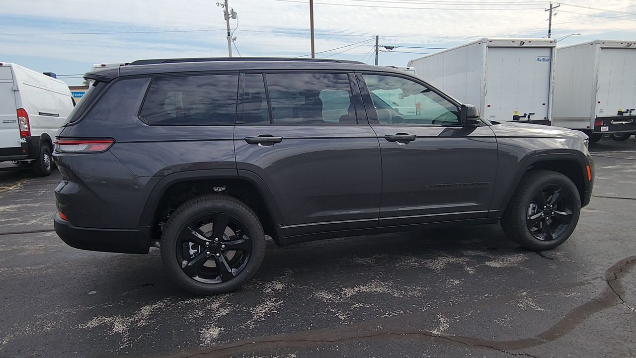 2025 Jeep Grand Cherokee Limited photo 6