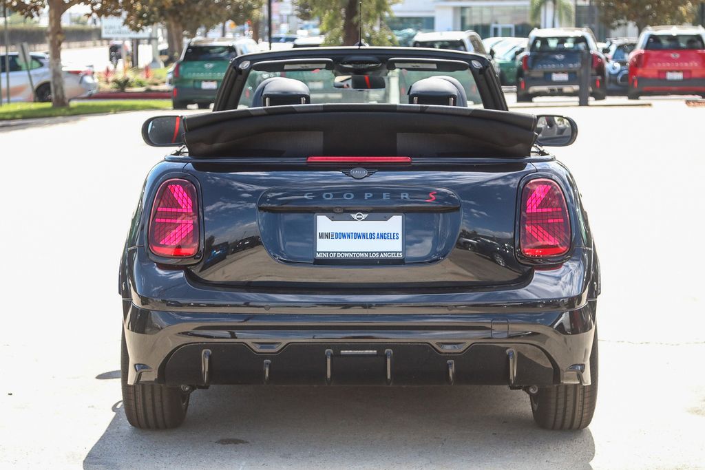 2026 Mini Cooper Convertible Iconic photo 9