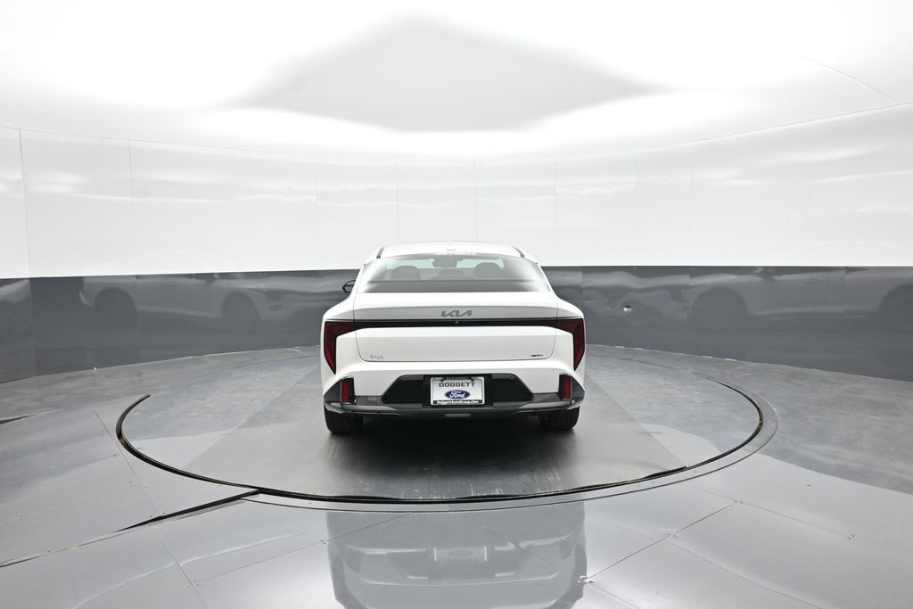 2025 Kia K4 GT-Line photo 4