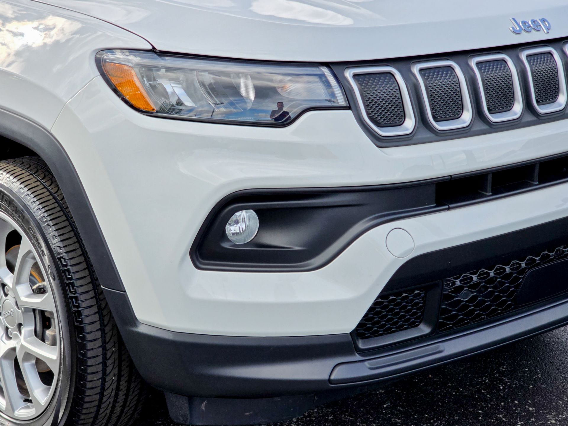 2022 Jeep Compass Latitude Lux photo 8