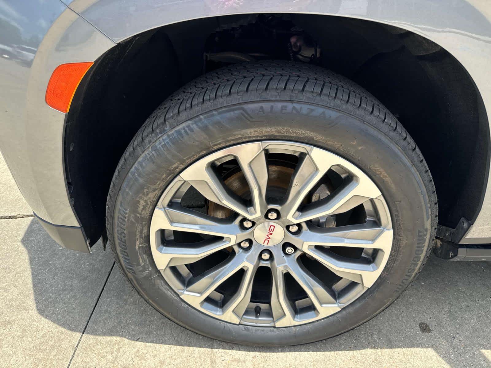 2021 Gmc Yukon Denali photo 4