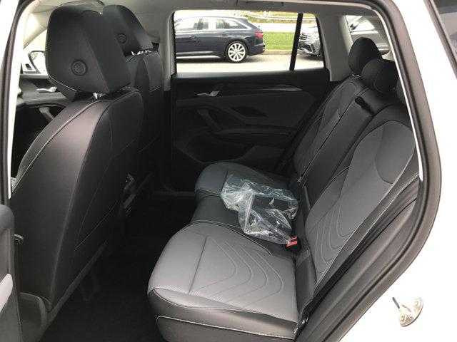 2025 Volkswagen Tiguan SE photo 22