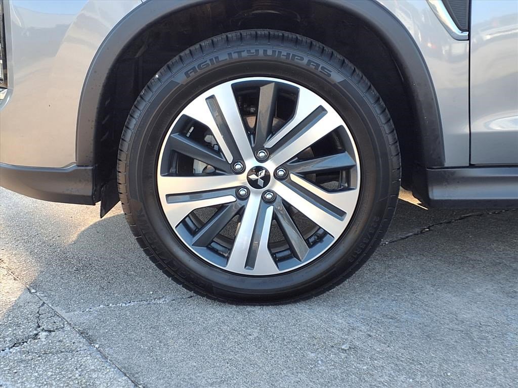 2024 Mitsubishi Outlander Sport SE photo 2