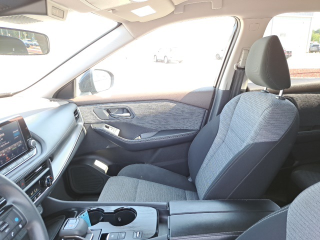 2023 Nissan Rogue SV photo 14
