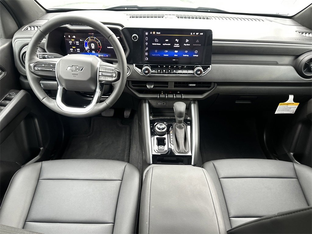 2025 Chevrolet Colorado Trail Boss photo 2