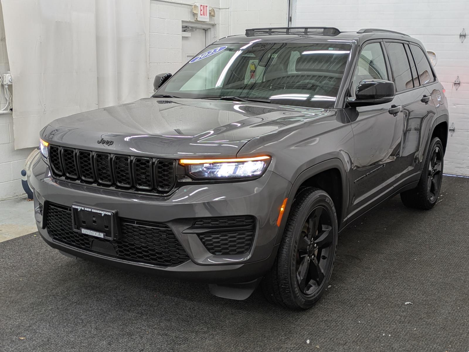 2023 Jeep Grand Cherokee Altitude's photo