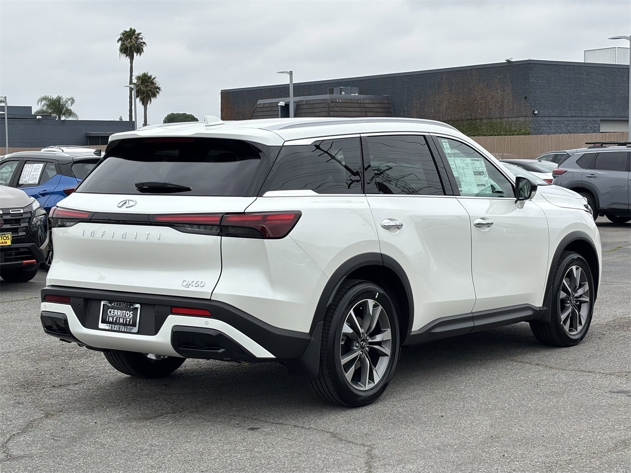 2025 Infiniti QX60 Luxe photo 4