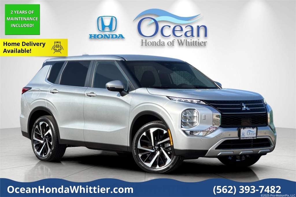 2024 Mitsubishi Outlander SE's photo