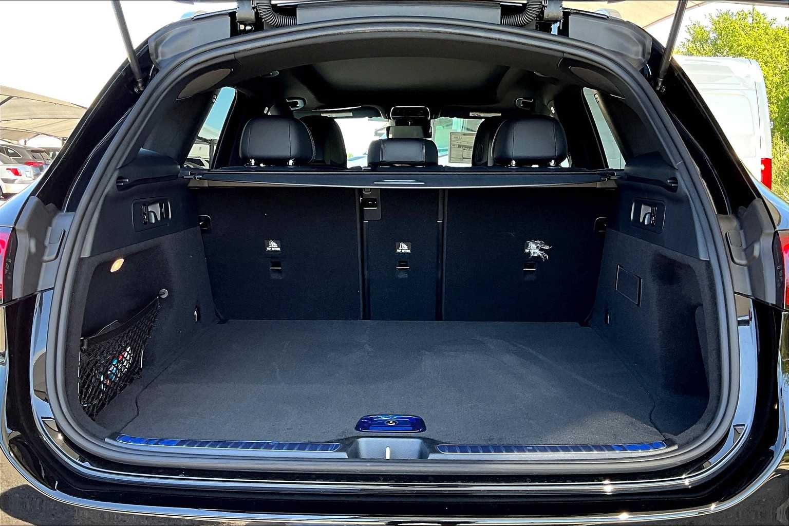 2026 Mercedes Benz GLC 300 photo 14