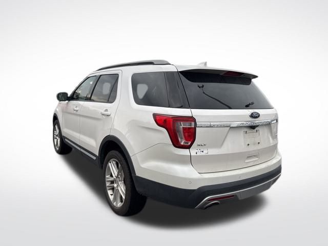 2017 Ford Explorer XLT photo 3