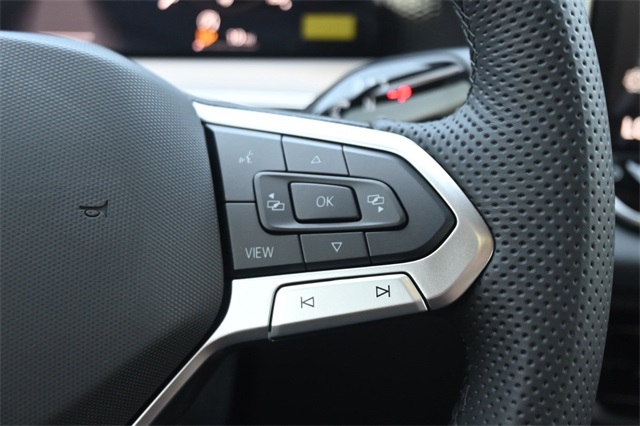 2025 Volkswagen Tiguan SE R-Line Black photo 11