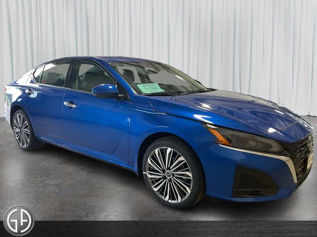 2025 Nissan Altima 2.5 SL photo 3