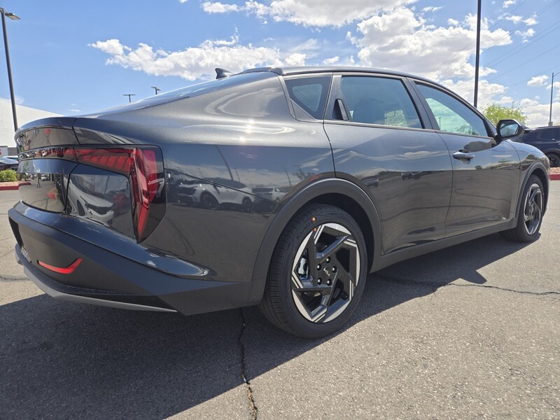 2025 Kia K4 EX photo 3