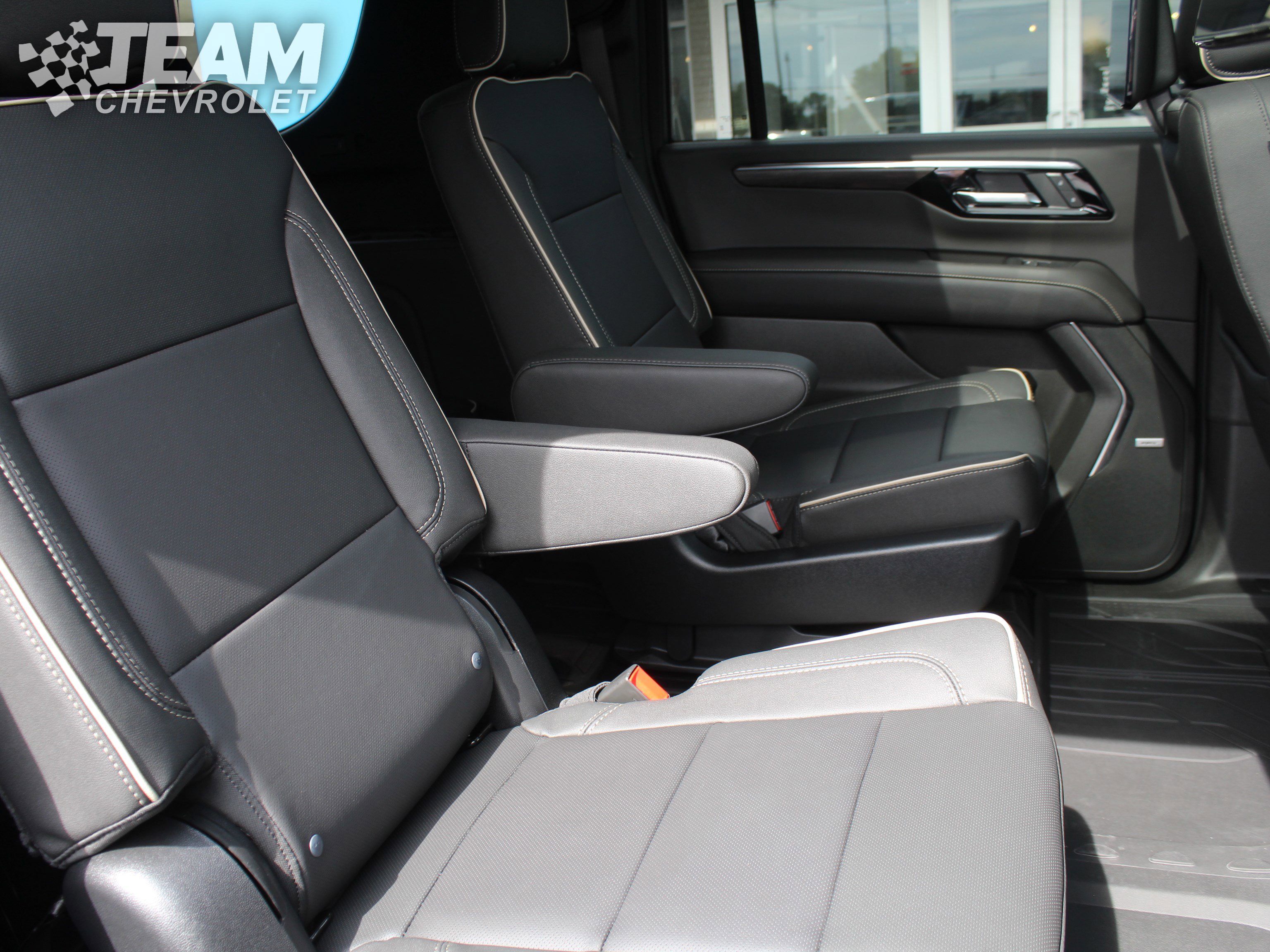 2026 Chevrolet Suburban Premier photo 22