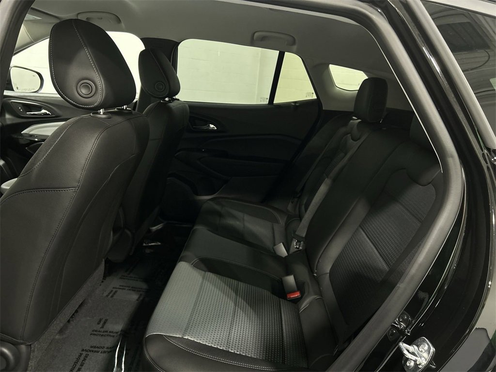 2025 Chevrolet Trax LT photo 22