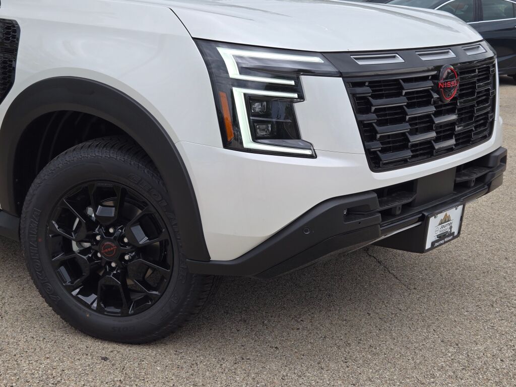 2025 Nissan Armada photo 2