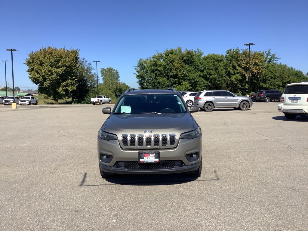 2019 Jeep Cherokee Latitude photo 2