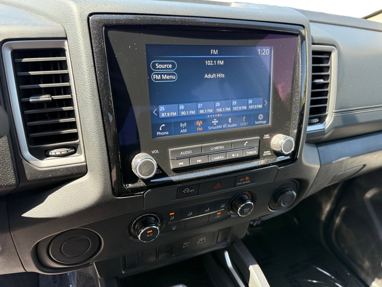 2023 Nissan Frontier SV photo 12