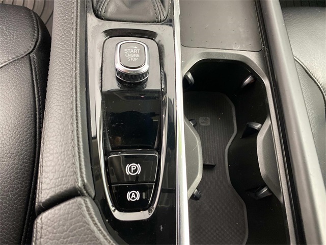2022 Volvo XC90 T6 Momentum photo 20