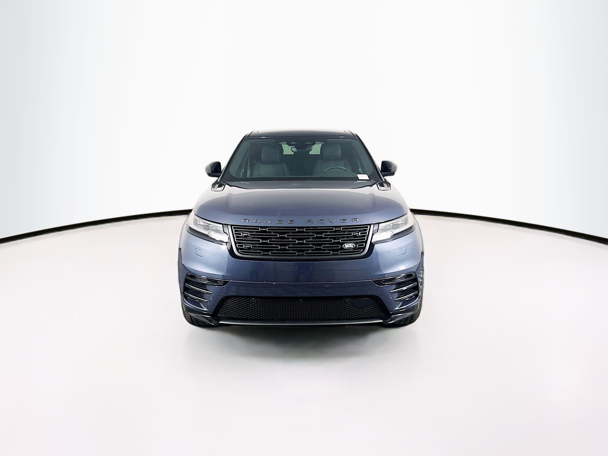 2026 Land Rover Range Rover Velar SE photo 2