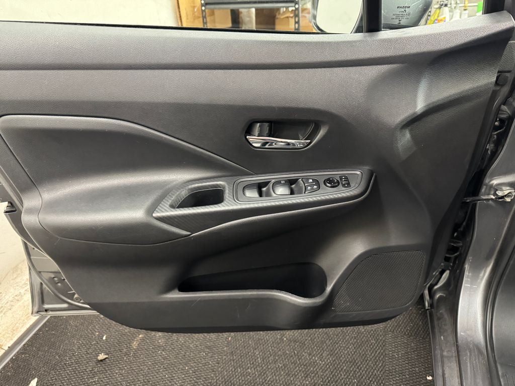 2023 Nissan Versa 1.6 SV photo 11