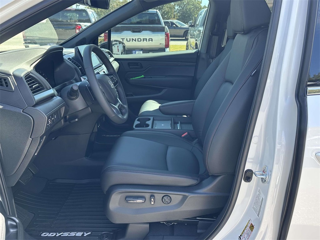 2026 Honda Odyssey photo 4