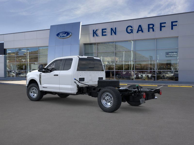 2025 Ford F-350 XL photo 4