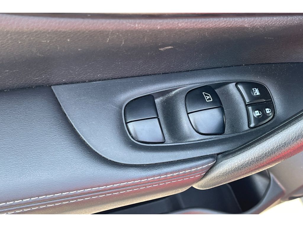 2017 Nissan Rogue Sport S photo 10