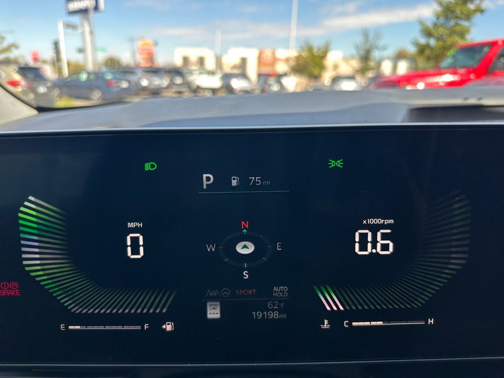 2025 Kia Carnival EX photo 10