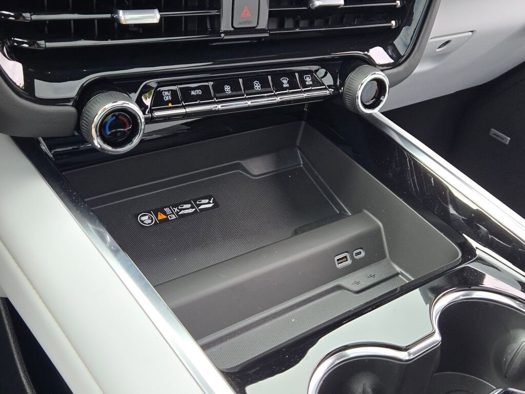 2025 Chevrolet Tahoe Premier photo 26