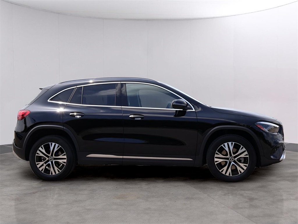 2025 Mercedes Benz GLA 250 4MATIC photo 3
