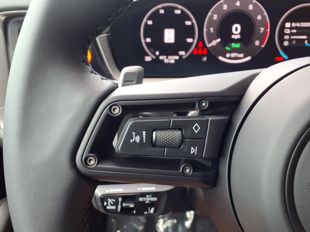 2025 Porsche Cayenne E-Hybrid photo 13