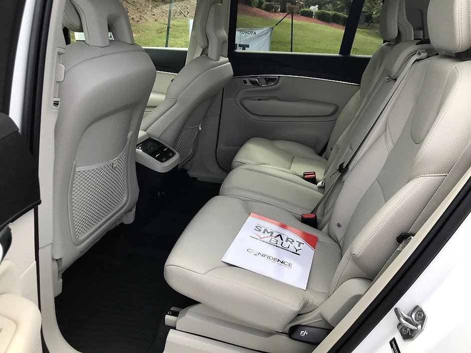 2020 Volvo XC90 T5 Momentum photo 10
