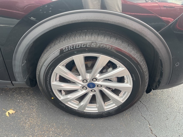 2022 Ford Escape Titanium photo 4